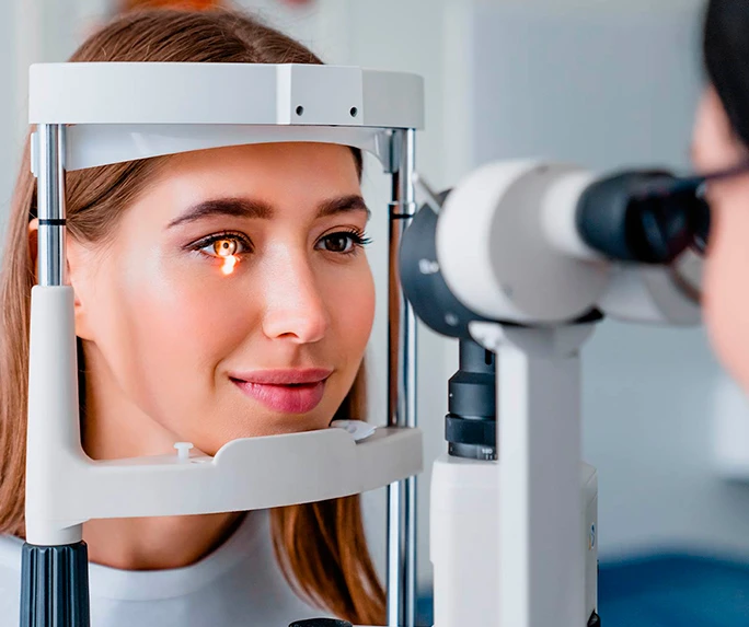 Oftalmología con Especialidad en Vítreo y Retina